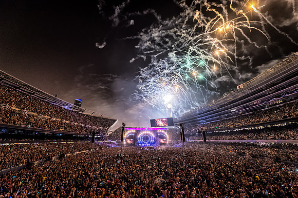 Grateful Dead - Fare Thee Well - Soldier Field - Chicago, Illinois - ©Phierce Photo of FX Media Solutions – All Rights Reserved – July 5th, 2015‪#‎phiercephoto‬ ‪#‎fxmediasolutions‬ ‪#‎livemusic‬‪#‎co