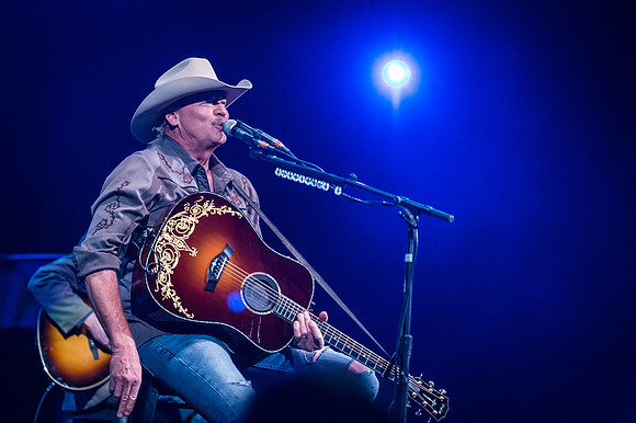 Alan Jackson, Bankers Life Fieldhouse, Indpls., Indiana, Feb. 9, 2018