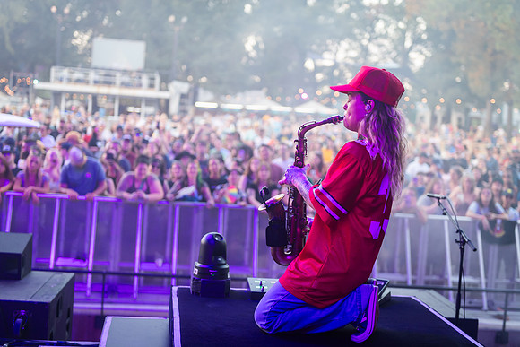 Tash Sultana at Mempho Fest