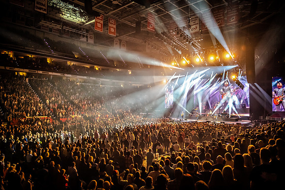 Hootie and the Blowfish at PNC Arena