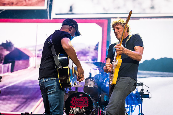 Hootie and the Blowfish at PNC Arena