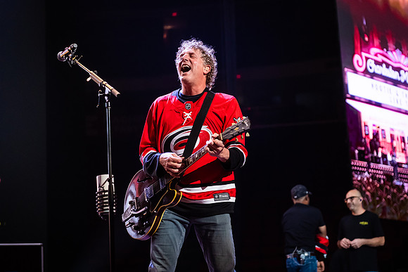 Hootie and the Blowfish at PNC Arena