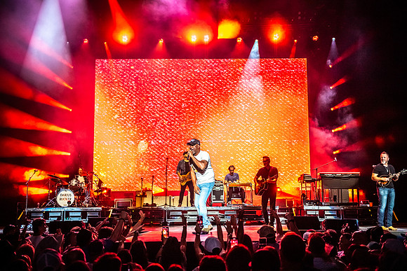 Darius Rucker at Ameria Bank Amphitheater