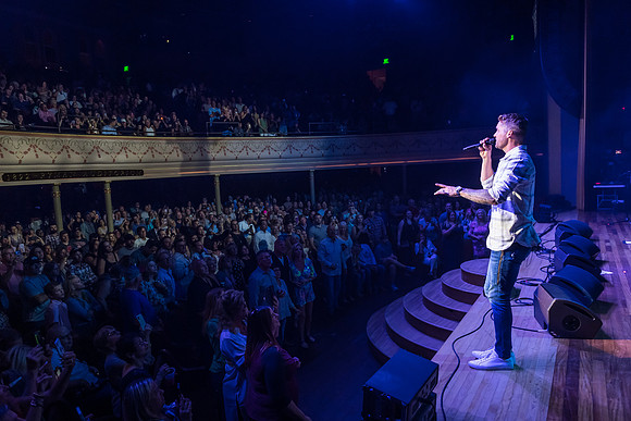 Brett Young @Darius & Friends_photo by Keith Griner 0D5_5525