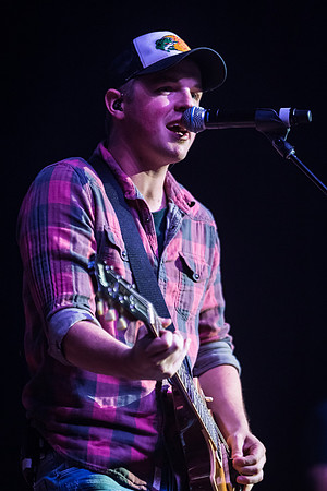 Travis Denning_@Darius & Friends_photo by Keith Griner 0D5_4386