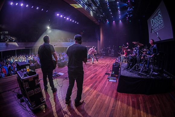 Travis Denning_@Darius & Friends_photo by Keith Griner 0D5_4519