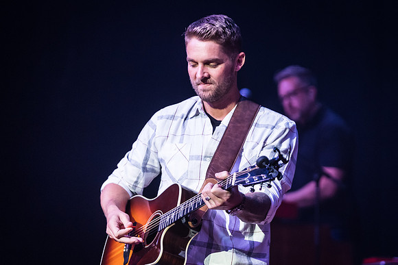 Brett Young 2019