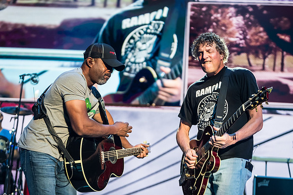 Hootie and the Blowfish 2019